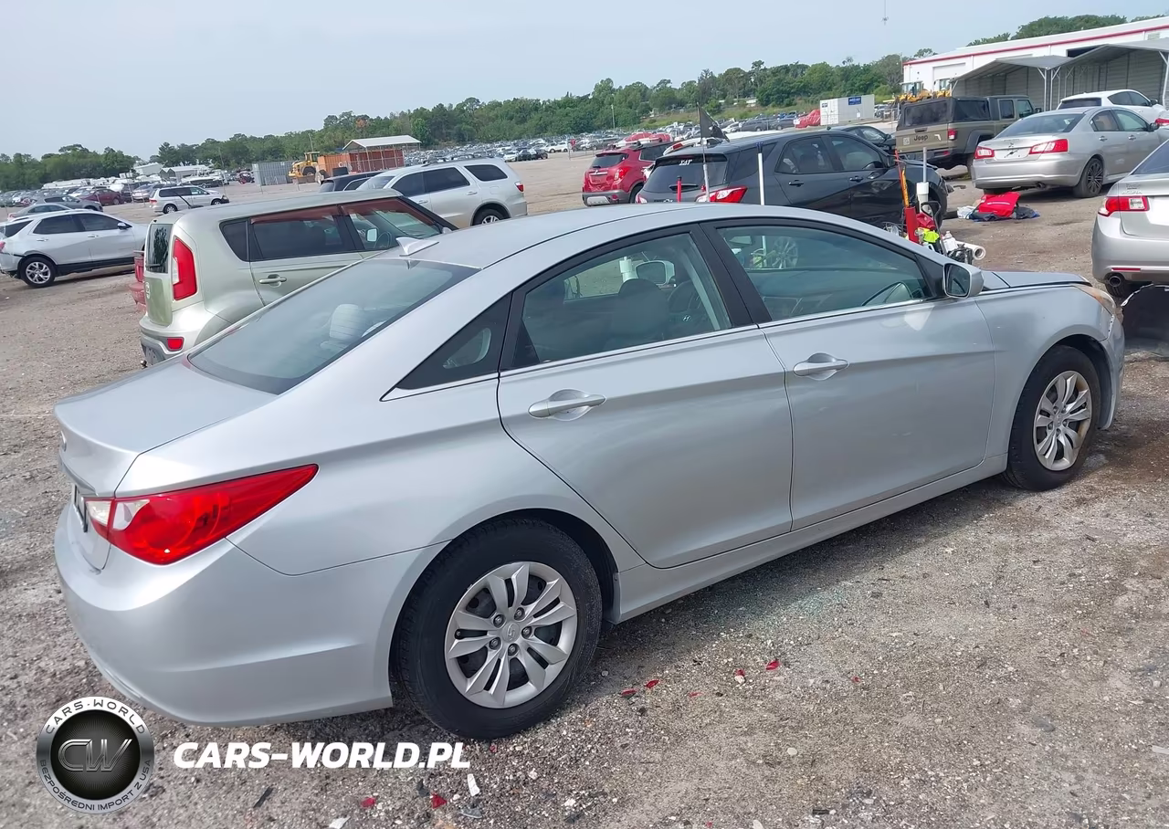 2013 Hyundai Sonata Gls VIN:5NPEB4AC9DH579370 - 4