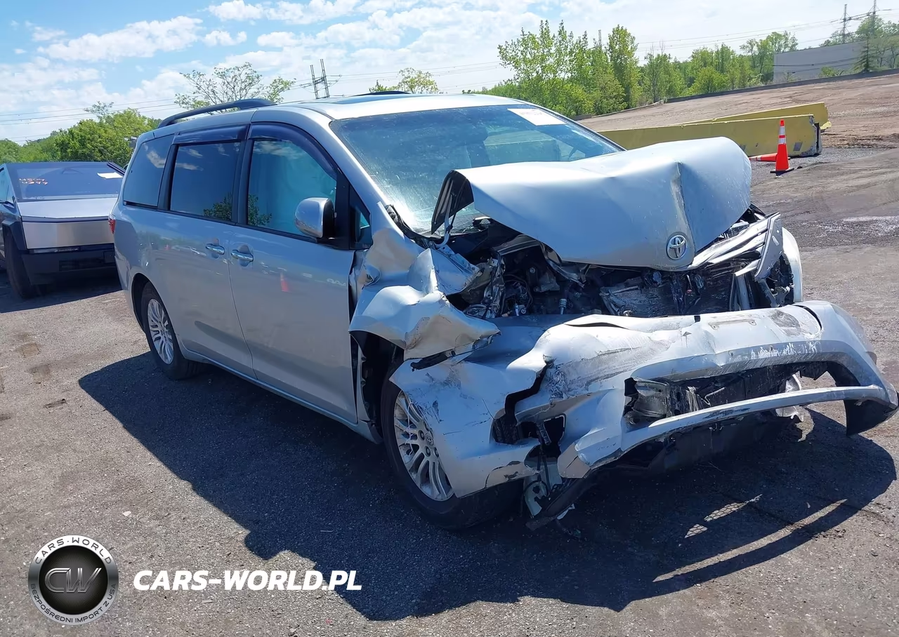 2016 Toyota Sienna Xle-Xle 8 Passenger