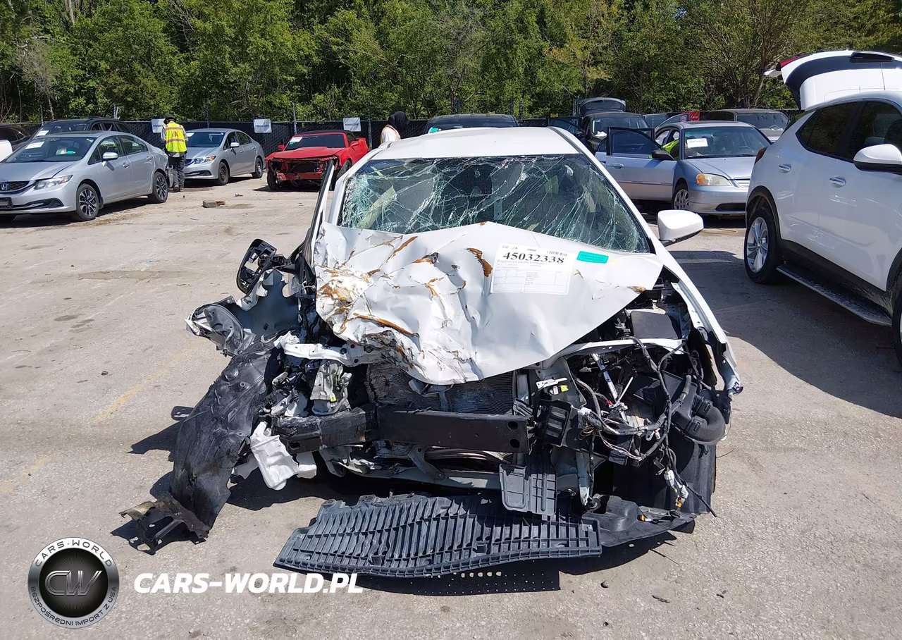 2017 Toyota Corolla Le VIN:5YFBURHE5HP726486 - 13