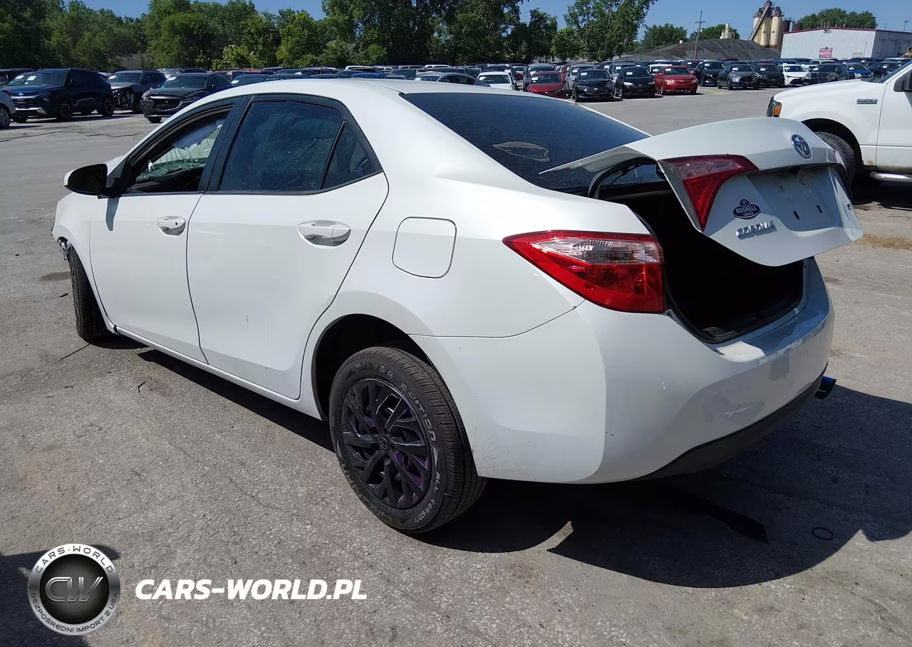 2017 Toyota Corolla Le VIN:5YFBURHE5HP726486 - 3