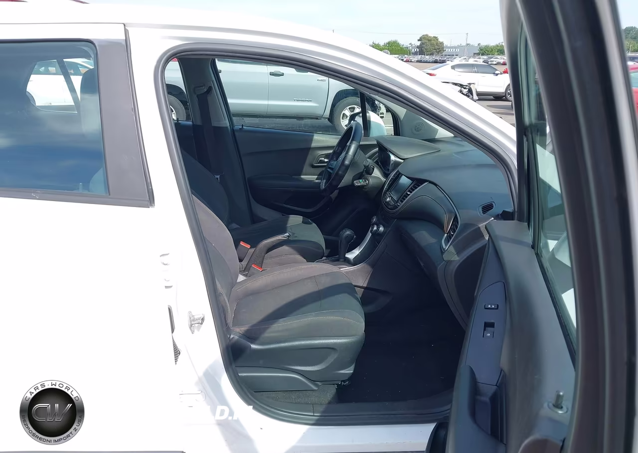 2017 Chevrolet Trax Ls VIN:3GNCJKSB1HL187842 - 5