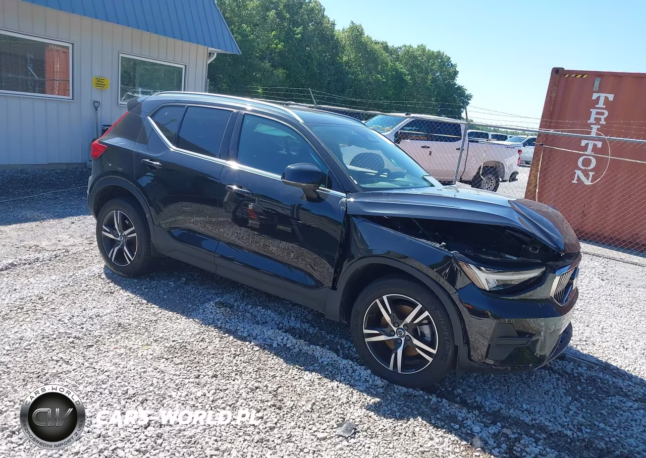 2024 Volvo Xc40 B5 Core Bright Theme-B5 Core Dark Theme – zdjęcie 1 z 16