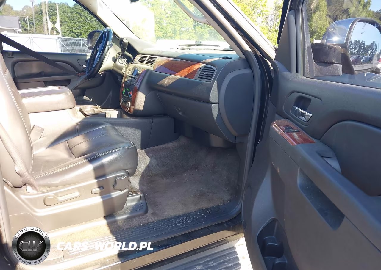 2010 Chevrolet Tahoe Lt VIN:1GNUCBE04AR211090 - 5