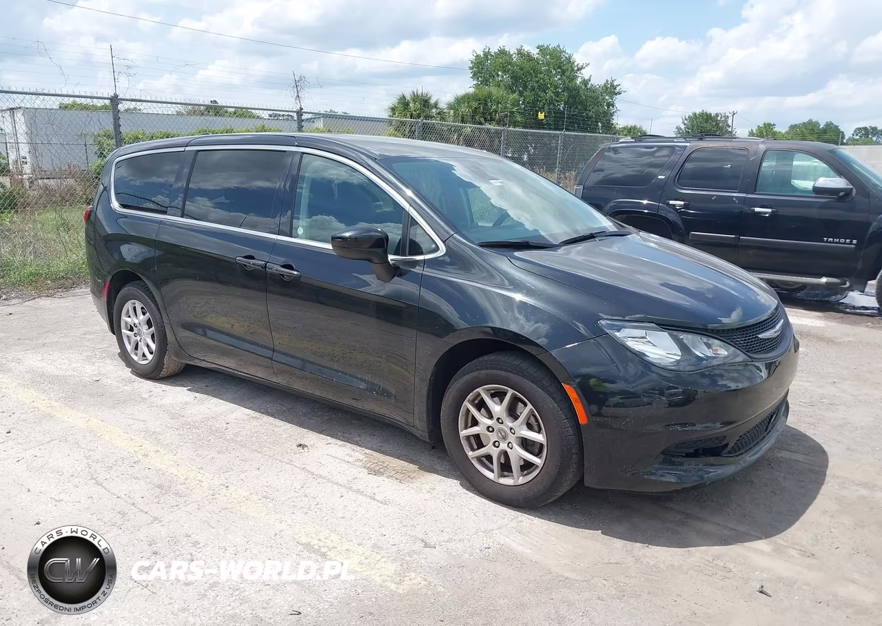 2022 Chrysler Voyager Lx