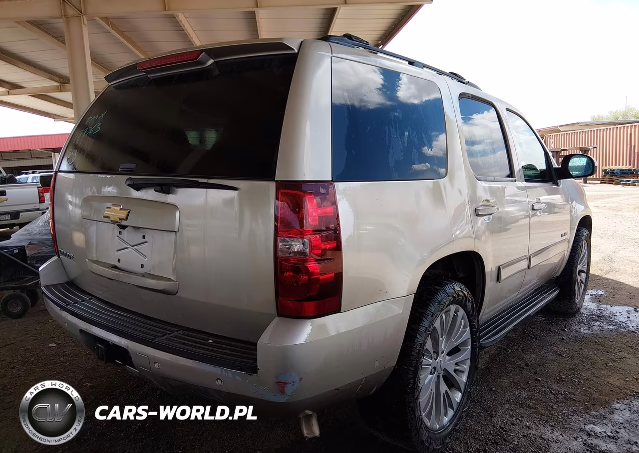 2013 Chevrolet Tahoe Lt VIN:1GNSCBE05DR179763 - 4