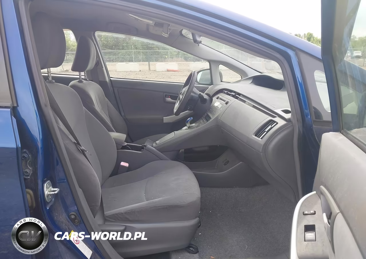 2011 Toyota Prius Two VIN:JTDKN3DU4B1398562 - 5