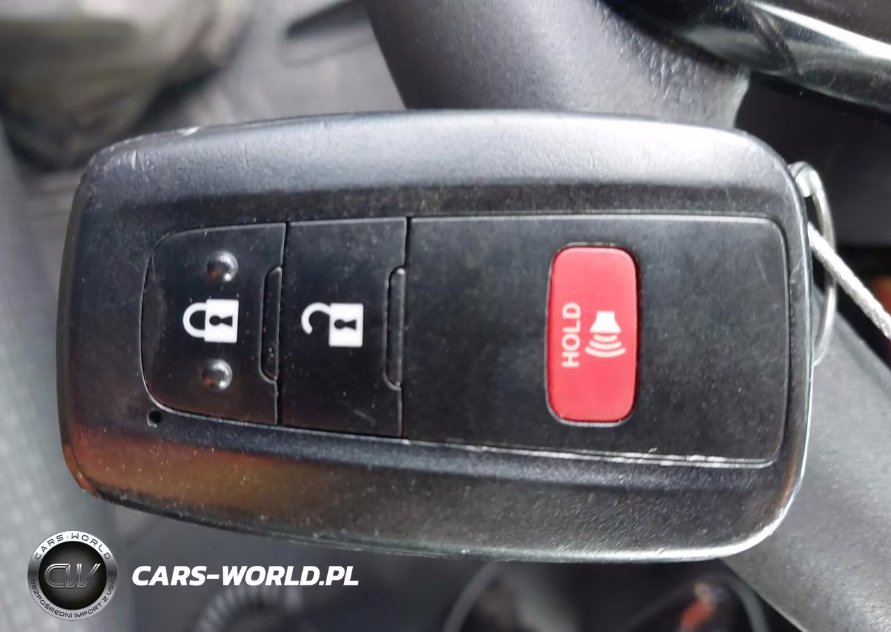 2020 Toyota Prius Le VIN:JTDKARFU7L3122460 - 6