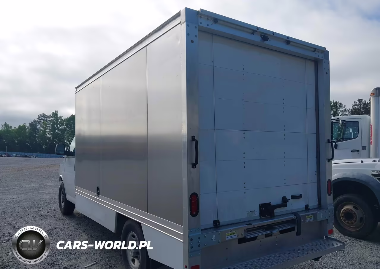 2023 Chevrolet Express Cutaway Work Van VIN:1GB0GSF75P1118355 - 3