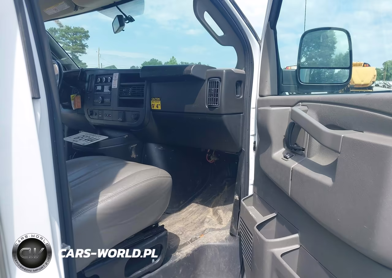 2023 Chevrolet Express Cutaway Work Van VIN:1GB0GSF75P1118355 - 7
