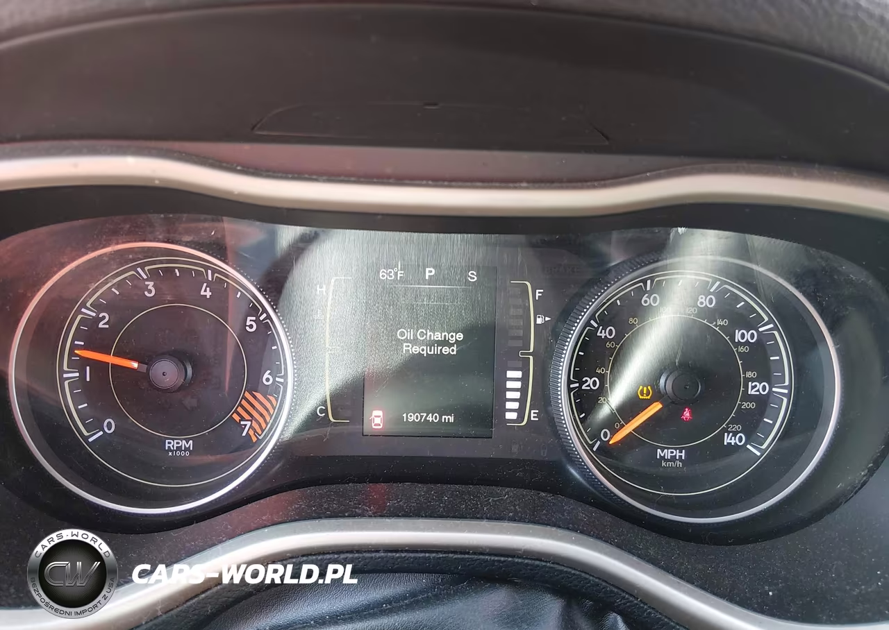 2015 Jeep Cherokee Sport VIN:1C4PJMAB6FW776674 - 7