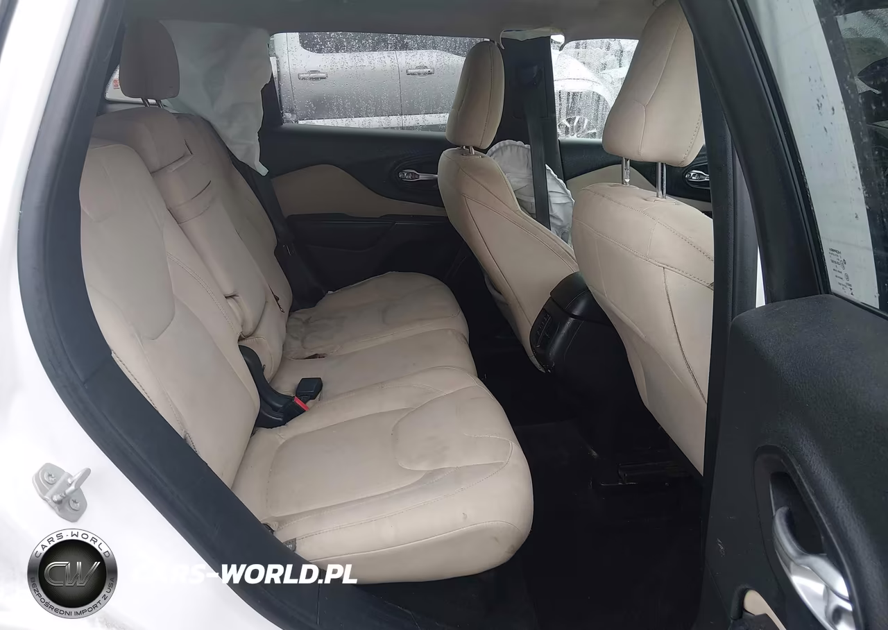 2016 Jeep Cherokee Latitude VIN:1C4PJLCB5GW126369 - 8