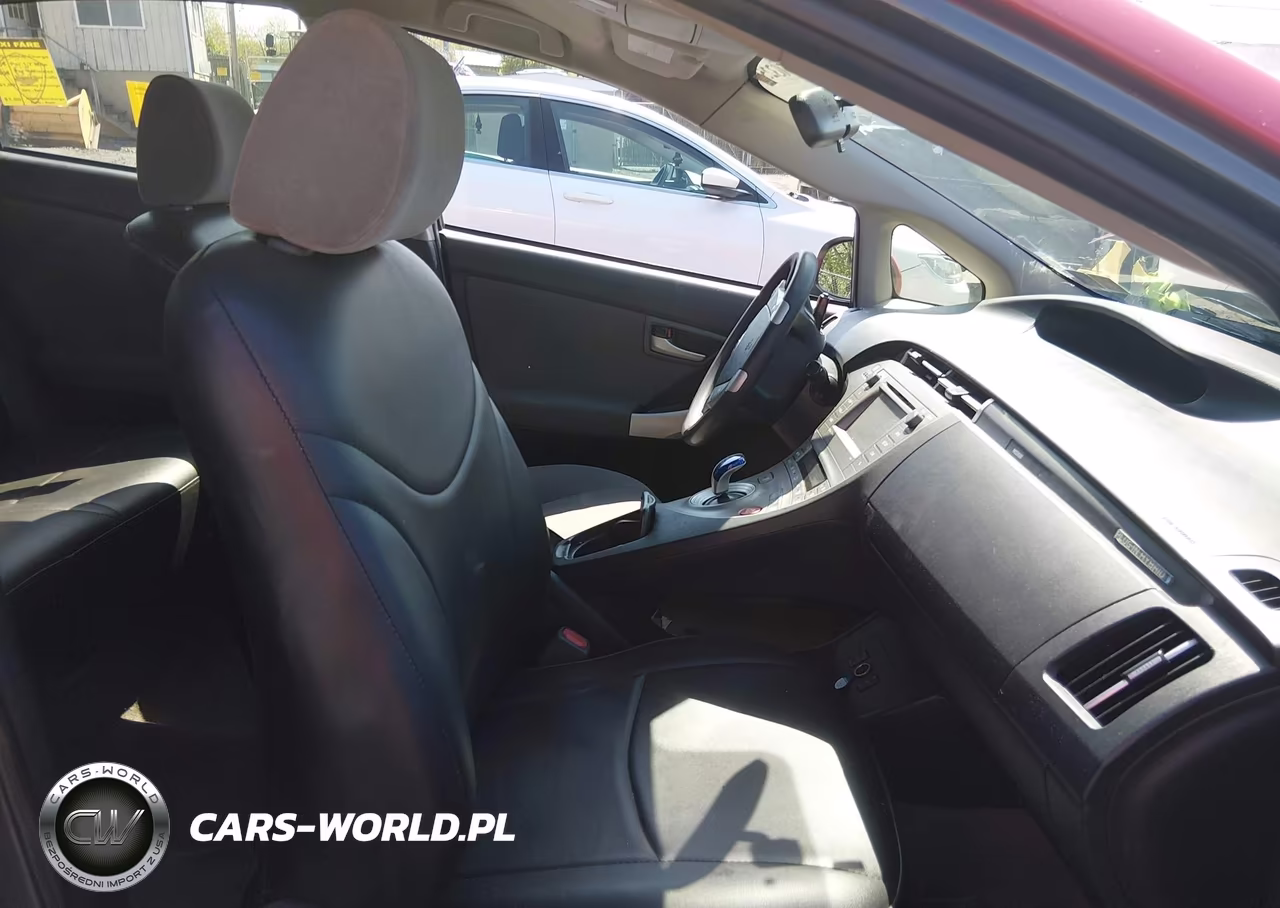 2015 Toyota Prius Plug-In VIN:JTDKN3DP0F3067563 - 5