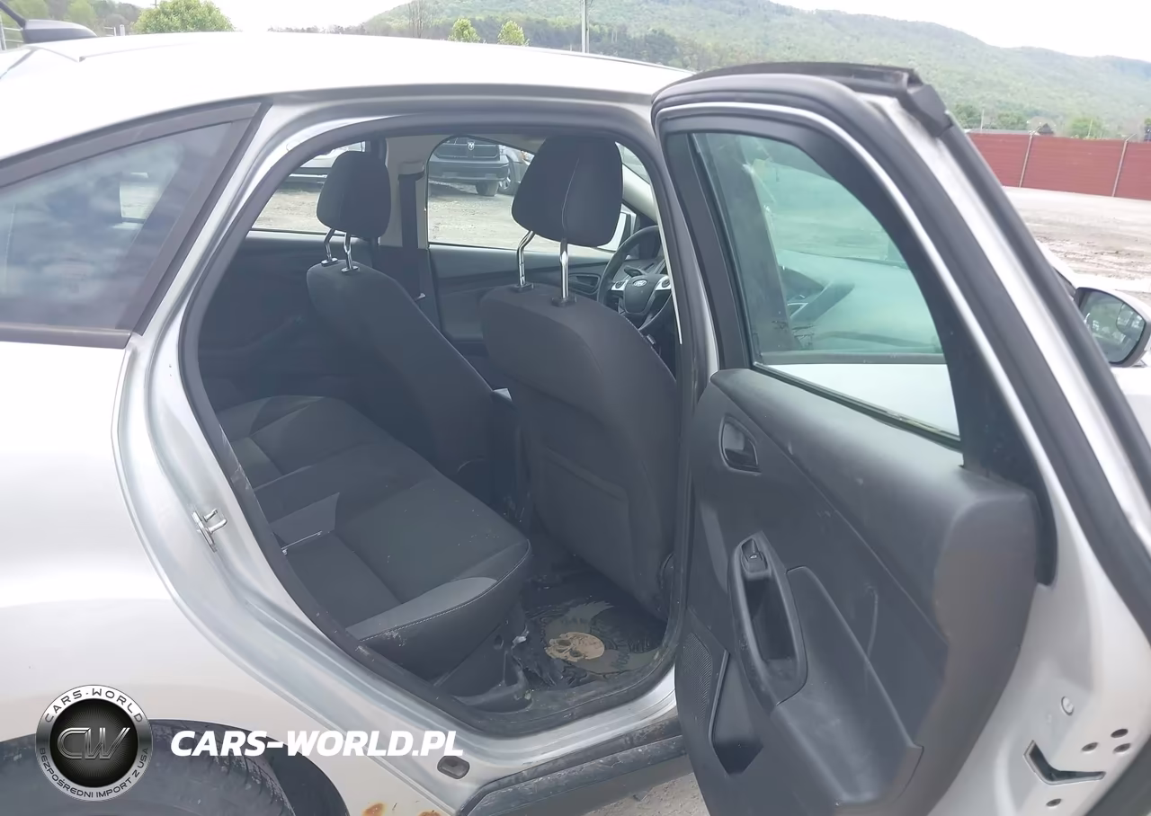 2012 Ford Focus Se VIN:1FAHP3F24CL303610 - 8