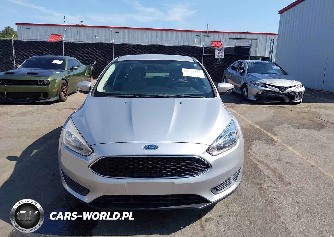 2016 Ford Focus Se VIN:1FADP3F20GL210734 - 12