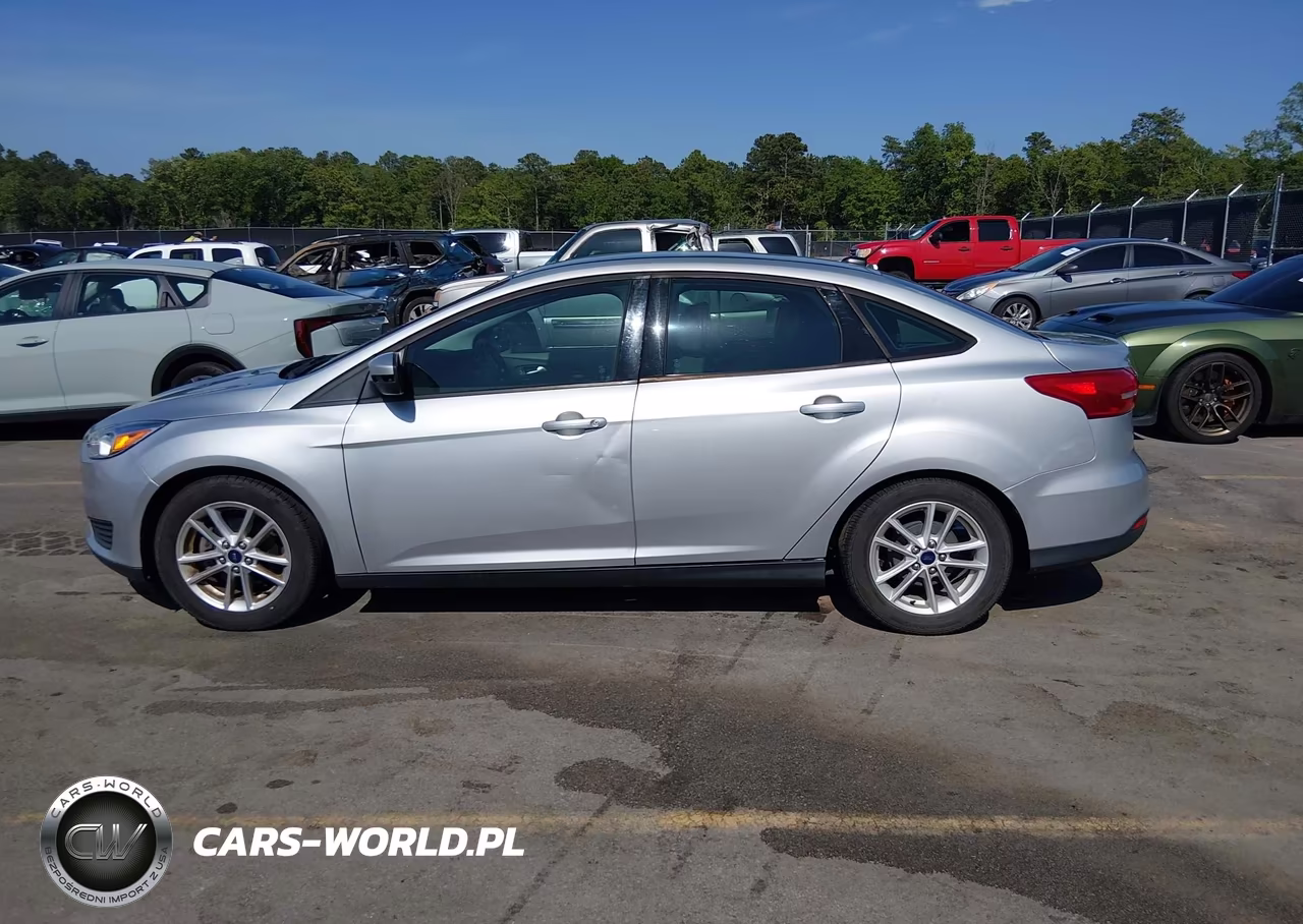 2016 Ford Focus Se VIN:1FADP3F20GL210734 - 14