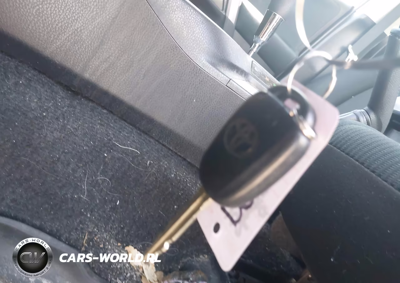 2018 Toyota Rav4 Le VIN:JTMBFREV7JJ735232 - 11