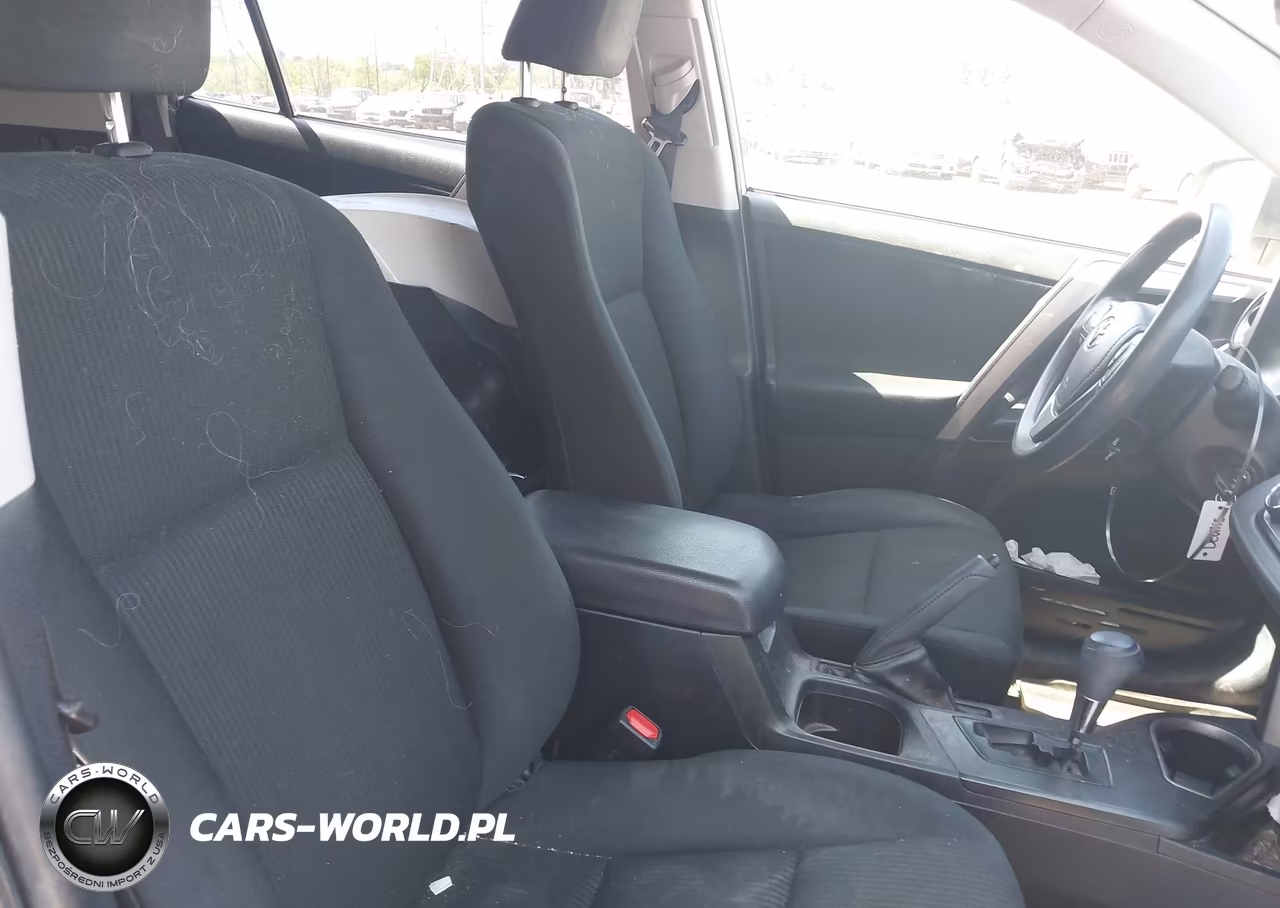 2018 Toyota Rav4 Le VIN:JTMBFREV7JJ735232 - 5