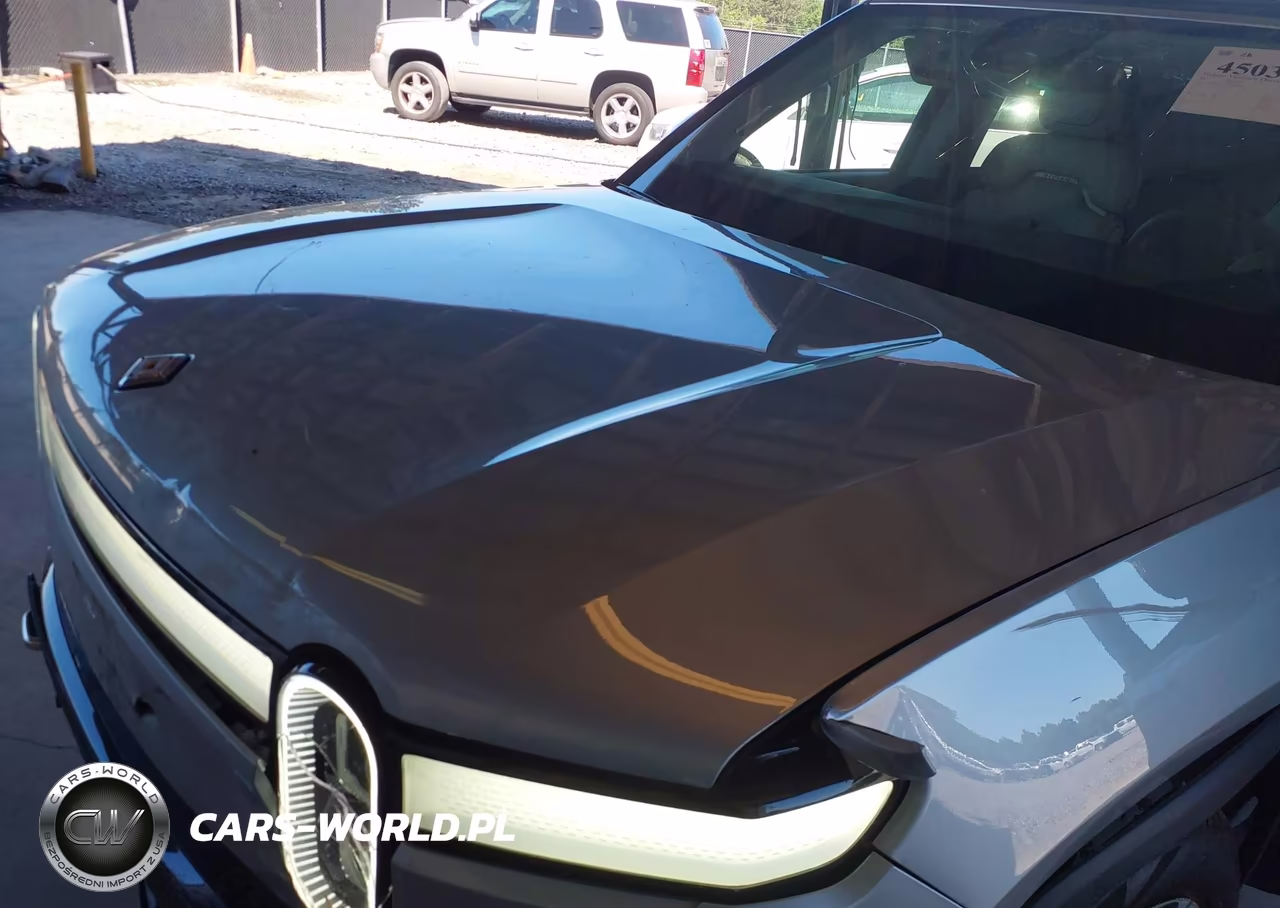 2023 Rivian R1S Adventure VIN:7PDSGABAXPN006829 - 10