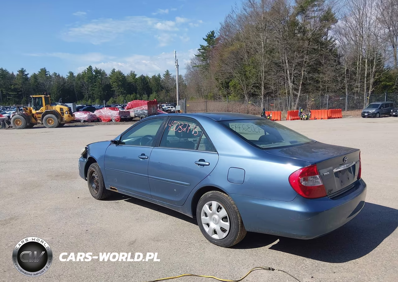 2004 Toyota Camry Le VIN:4T1BE32K14U842429 - 3