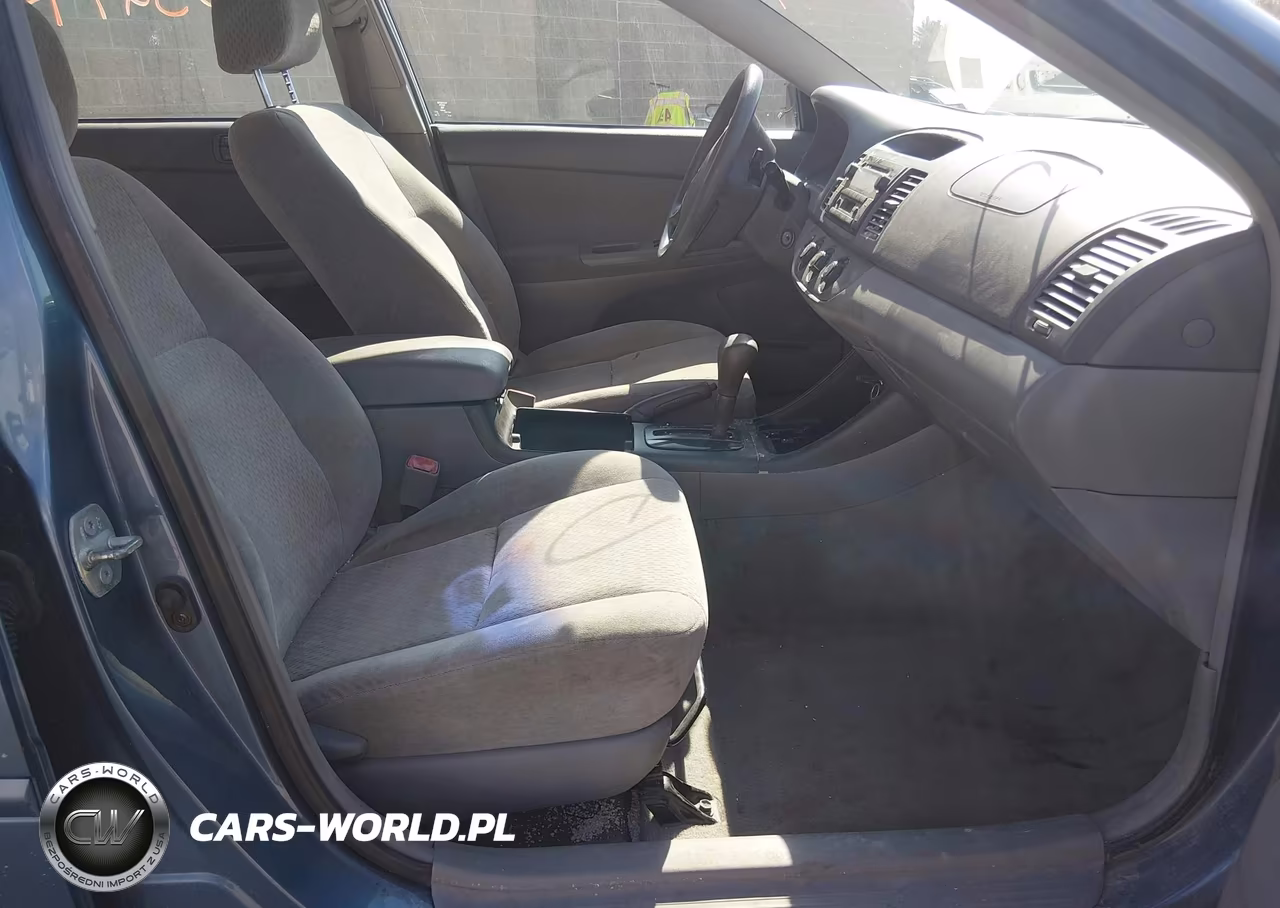 2004 Toyota Camry Le VIN:4T1BE32K14U842429 - 5