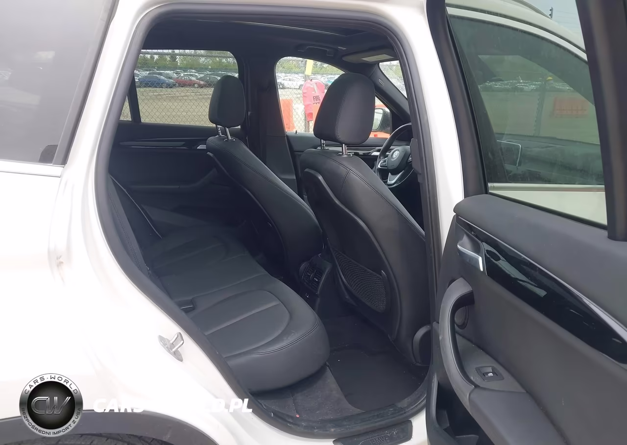 BMW X1 XDRIVE2 VIN:WBXHT3C36J3H32768 - 8