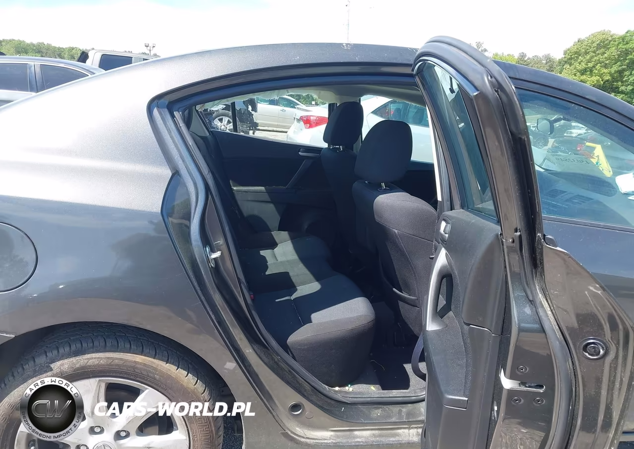 2011 Mazda Mazda3 I Touring VIN:JM1BL1VF6B1355755 - 8