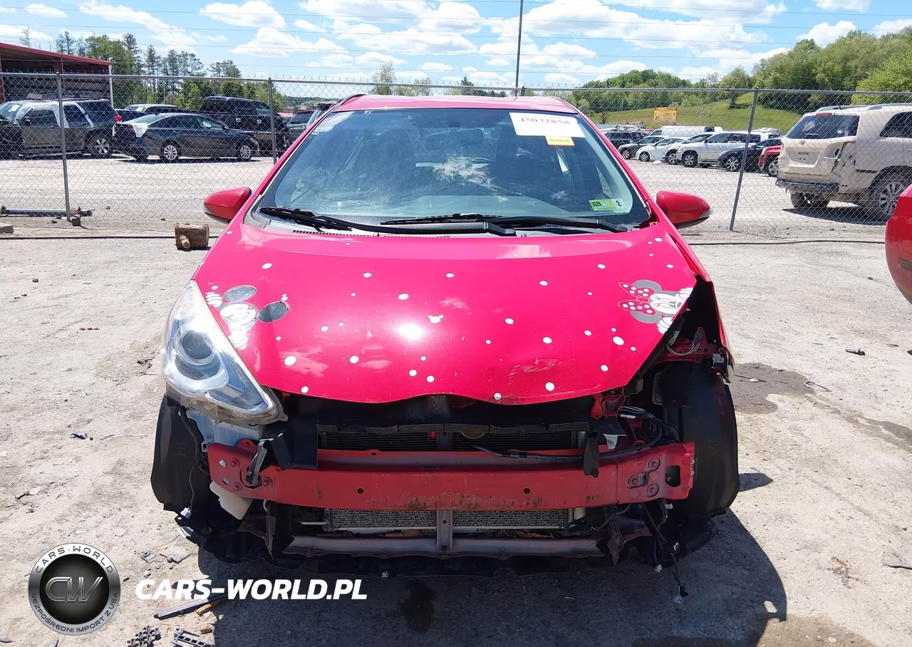 2015 Toyota Prius C Two VIN:JTDKDTB30F1098052 - 12
