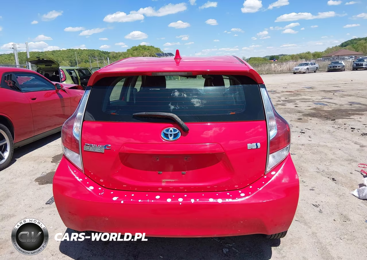2015 Toyota Prius C Two VIN:JTDKDTB30F1098052 - 16