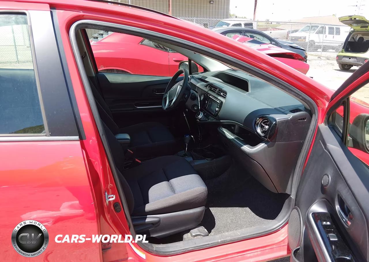 2015 Toyota Prius C Two VIN:JTDKDTB30F1098052 - 5