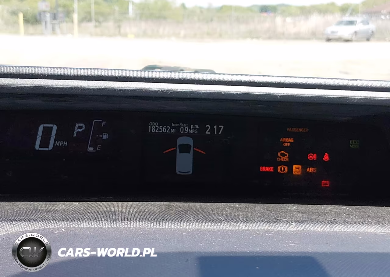 2015 Toyota Prius C Two VIN:JTDKDTB30F1098052 - 7