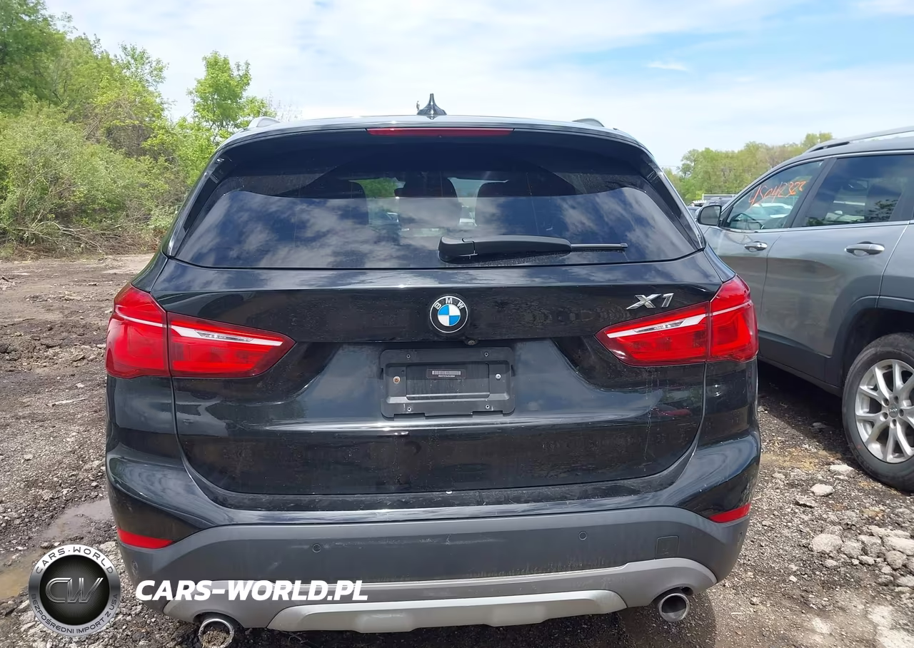 2018 BMW X1 xDrive28I VIN:WBXHT3C34J5L26666 - 16