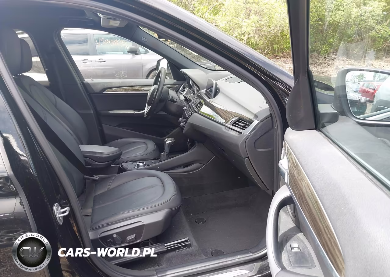 2018 BMW X1 xDrive28I VIN:WBXHT3C34J5L26666 - 5