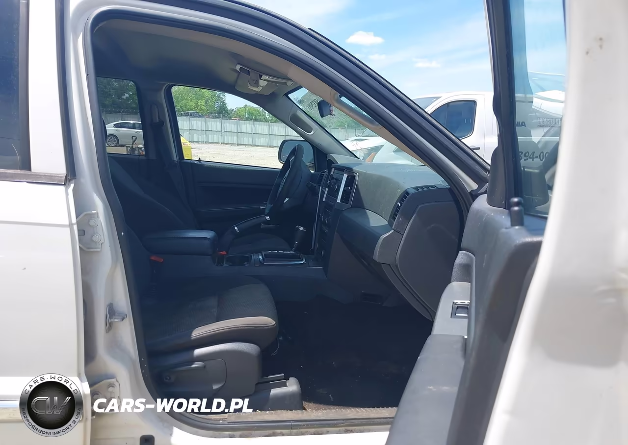 2010 Jeep Grand Cherokee Laredo VIN:1J4PR4GK0AC140269 - 5