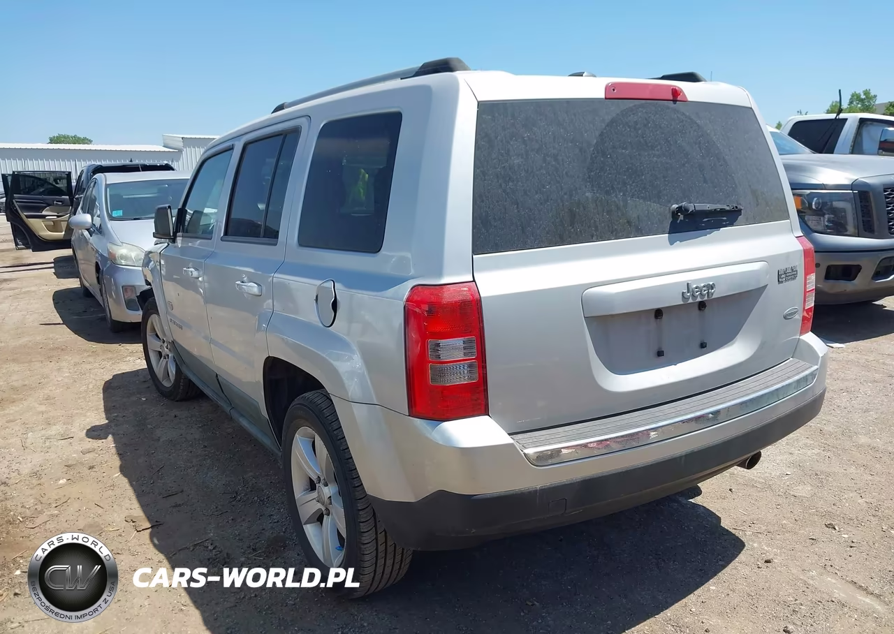 2011 Jeep Patriot Latitude X VIN:1J4NT4GB2BD169213 - 3