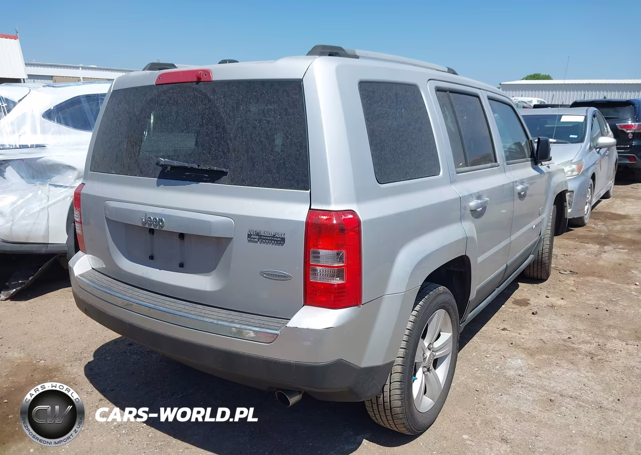 2011 Jeep Patriot Latitude X VIN:1J4NT4GB2BD169213 - 4