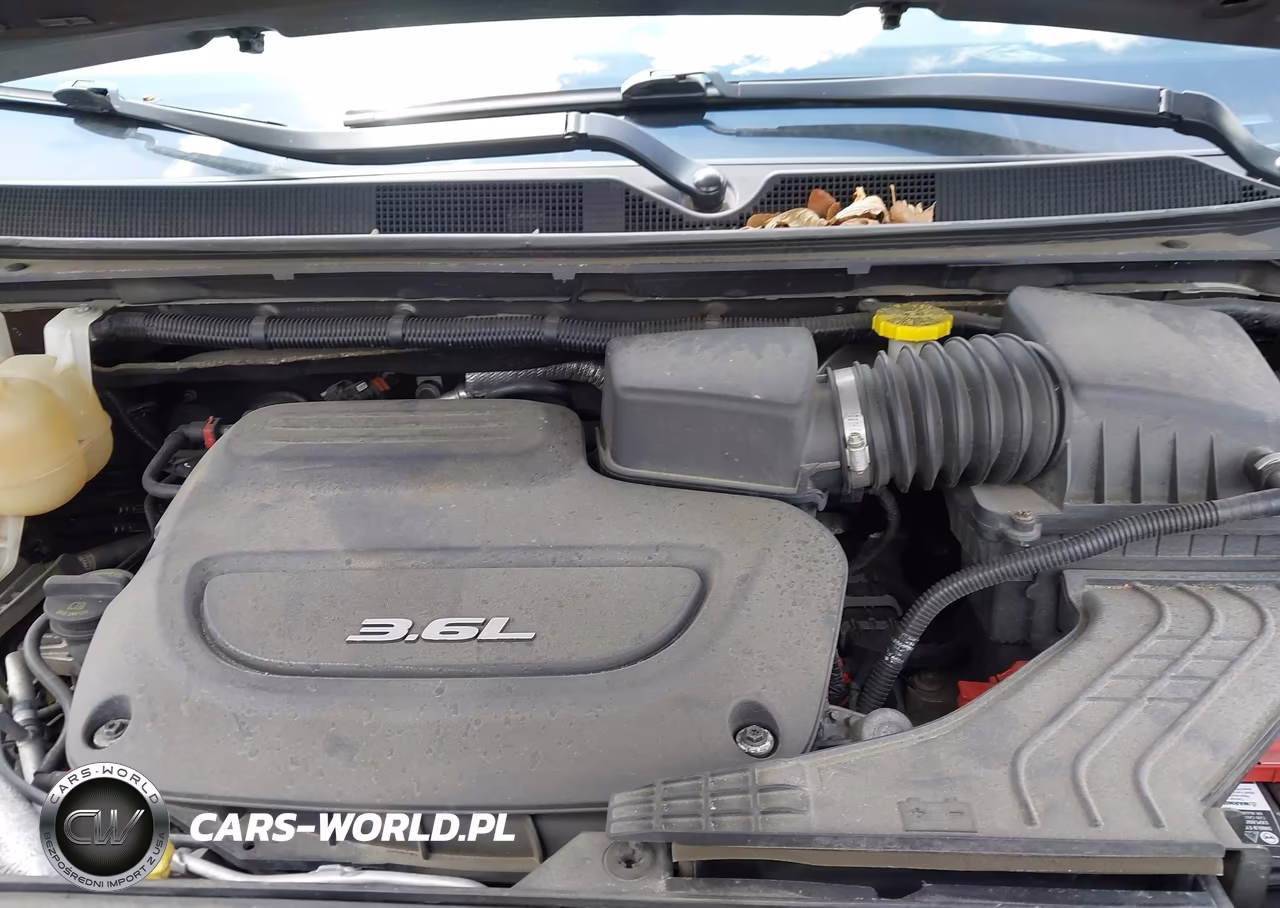 2018 Chrysler Pacifica Touring L Plus VIN:2C4RC1EG1JR351095 - 10