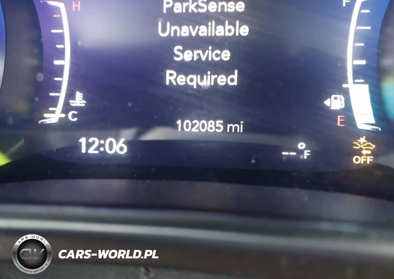 2018 Chrysler Pacifica Touring L Plus VIN:2C4RC1EG1JR351095 - 15