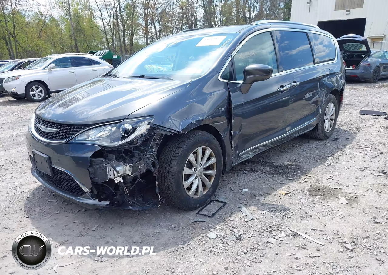 2018 Chrysler Pacifica Touring L Plus VIN:2C4RC1EG1JR351095 - 2