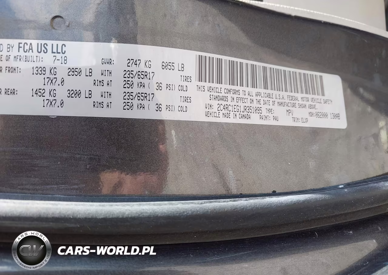 2018 Chrysler Pacifica Touring L Plus VIN:2C4RC1EG1JR351095 - 9