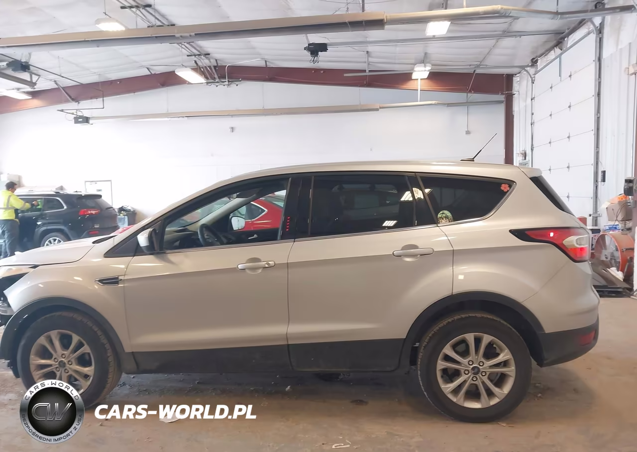 2017 Ford Escape Se VIN:1FMCU0GD7HUB90986 - 14