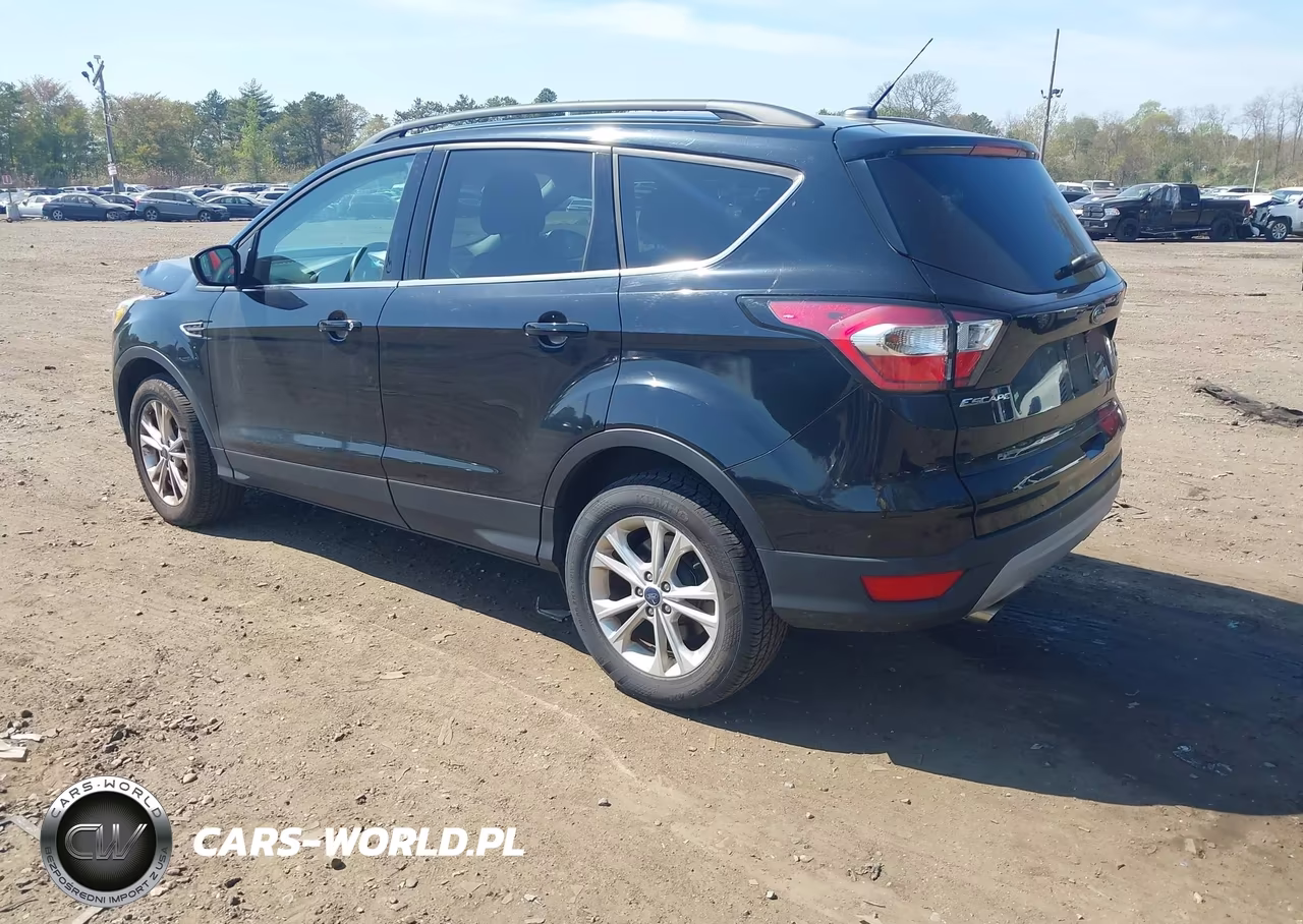 2017 Ford Escape Se VIN:1FMCU9GD2HUE41840 - 3