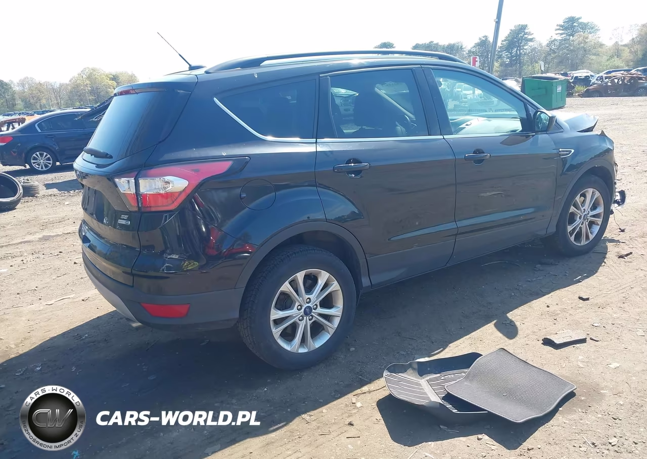 2017 Ford Escape Se VIN:1FMCU9GD2HUE41840 - 4