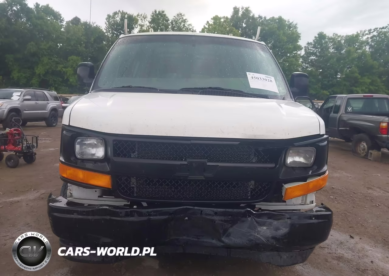 2017 Chevrolet Express 2500 Work Van VIN:1GCWGBFG2H1135170 - 12