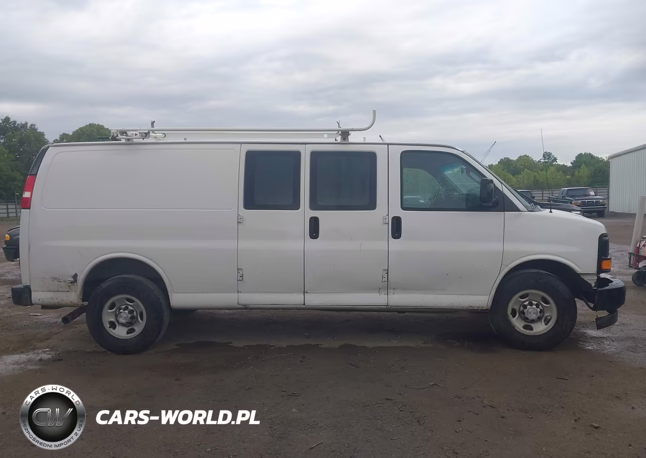 2017 Chevrolet Express 2500 Work Van VIN:1GCWGBFG2H1135170 - 13