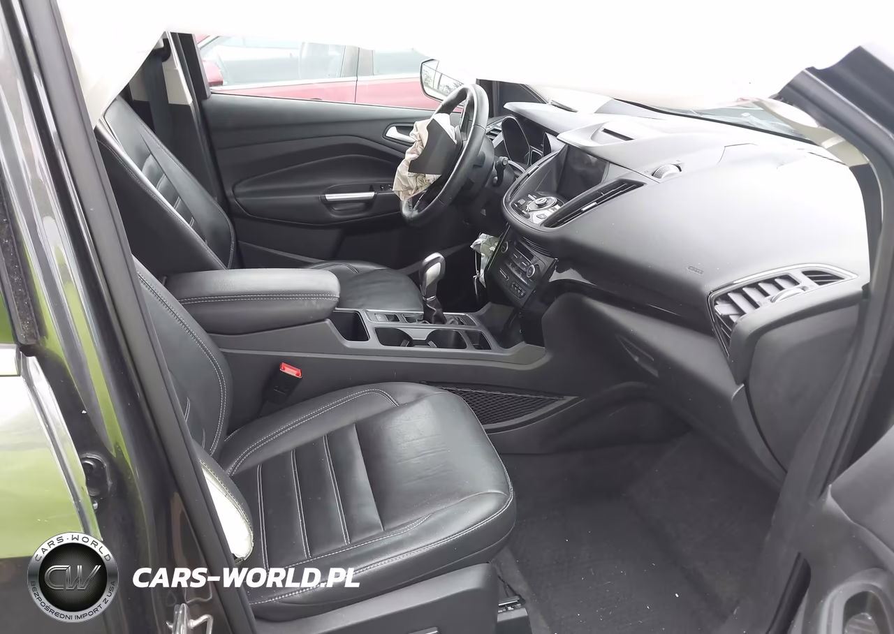2018 Ford Escape Titanium VIN:1FMCU9J98JUB55758 - 5