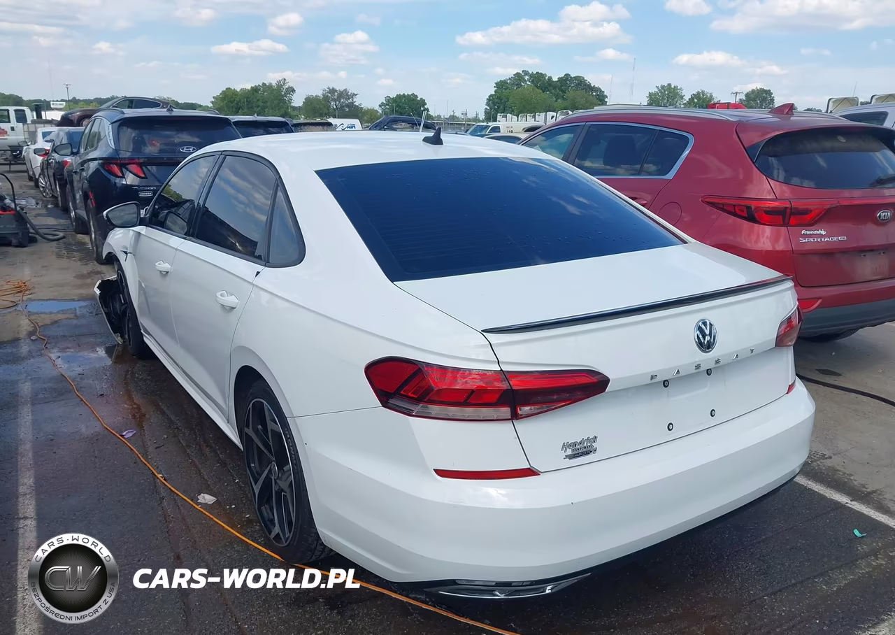 2021 Volkswagen Passat 2.0T R-Line VIN:1VWMA7A36MC000697 - 3