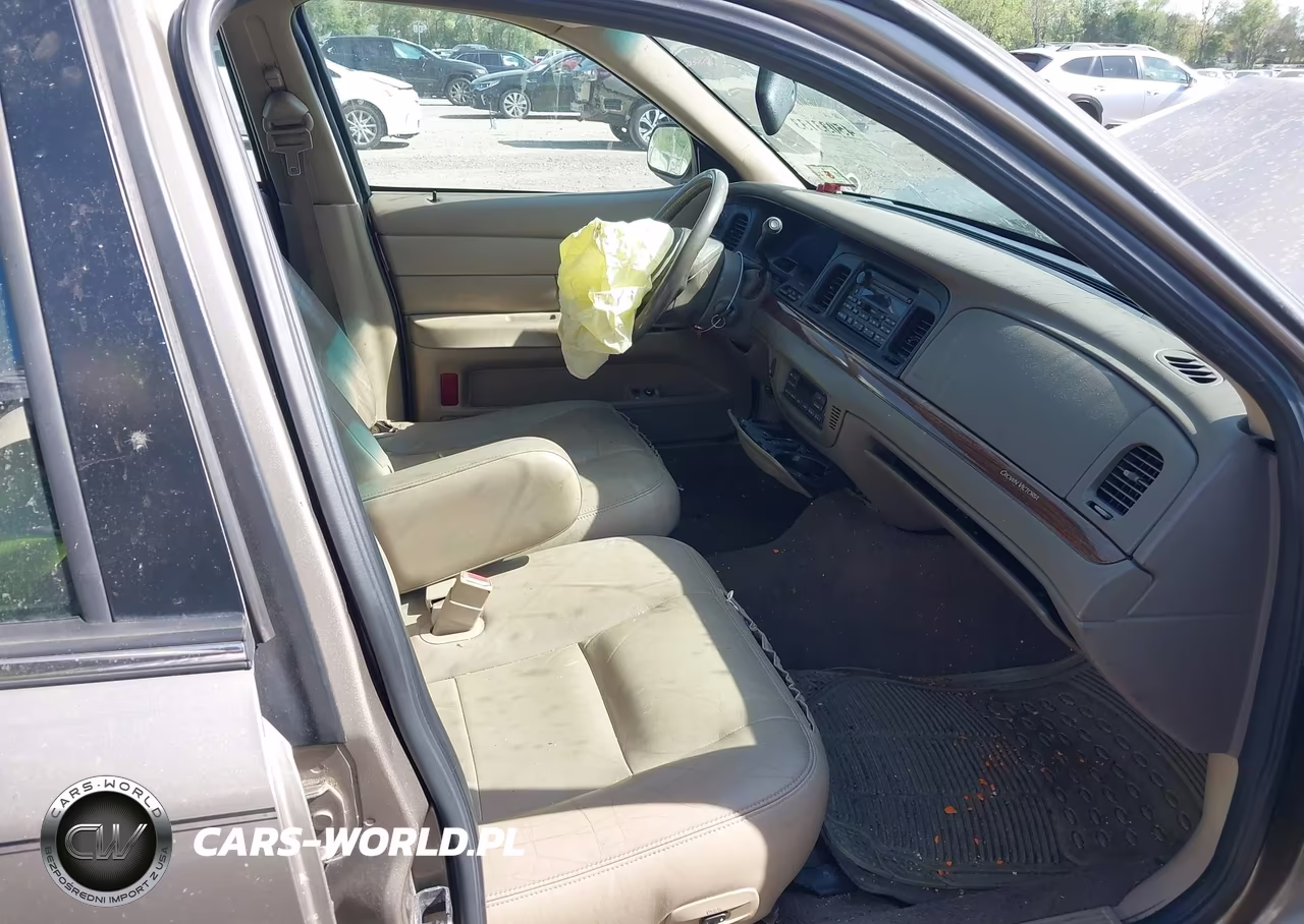 2003 Ford Crown Victoria Lx VIN:2FAFP74W13X109754 - 5