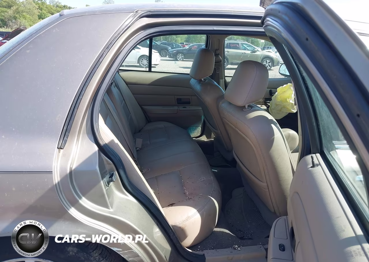 2003 Ford Crown Victoria Lx VIN:2FAFP74W13X109754 - 8