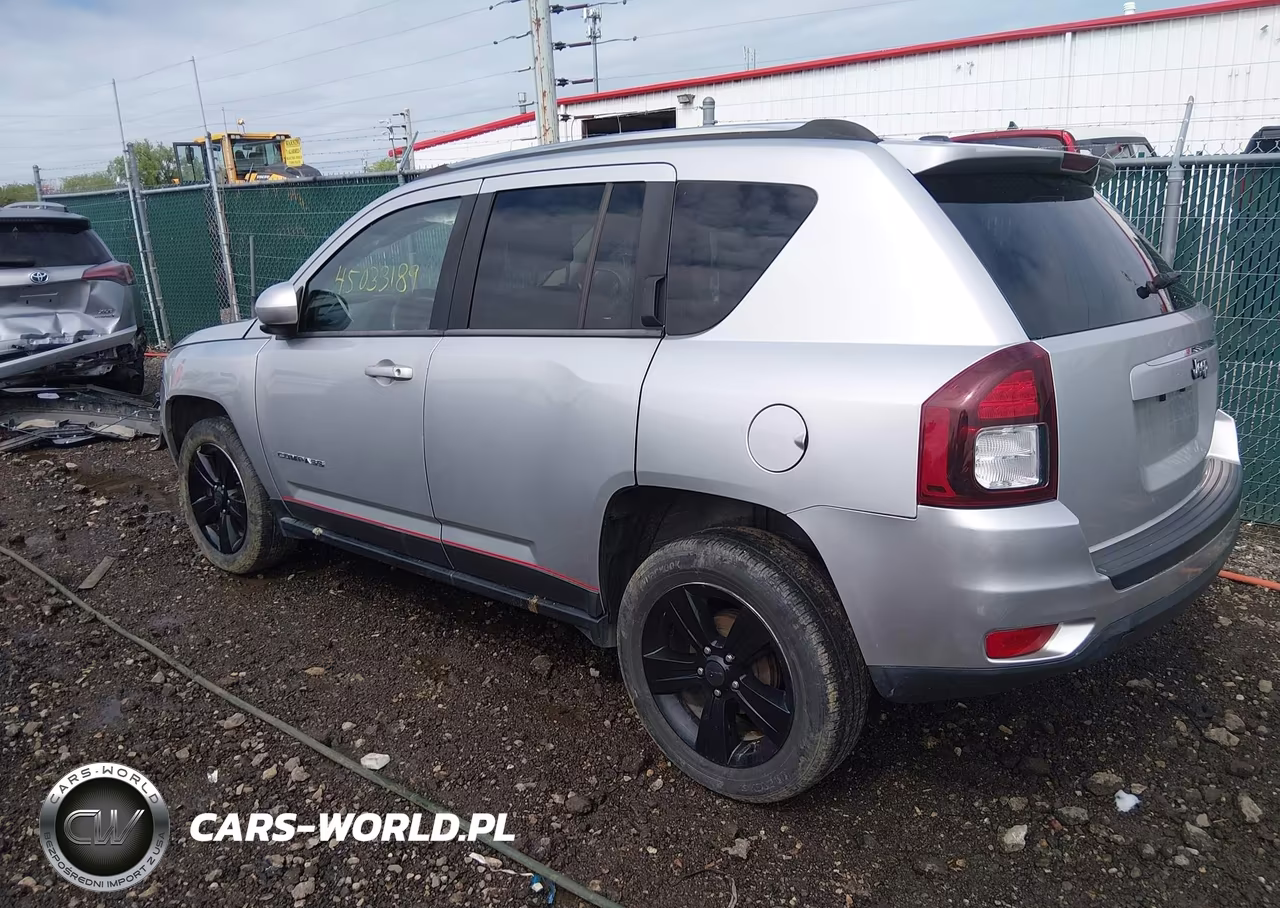 2014 Jeep Compass Latitude VIN:1C4NJCEA7ED538054 - 3