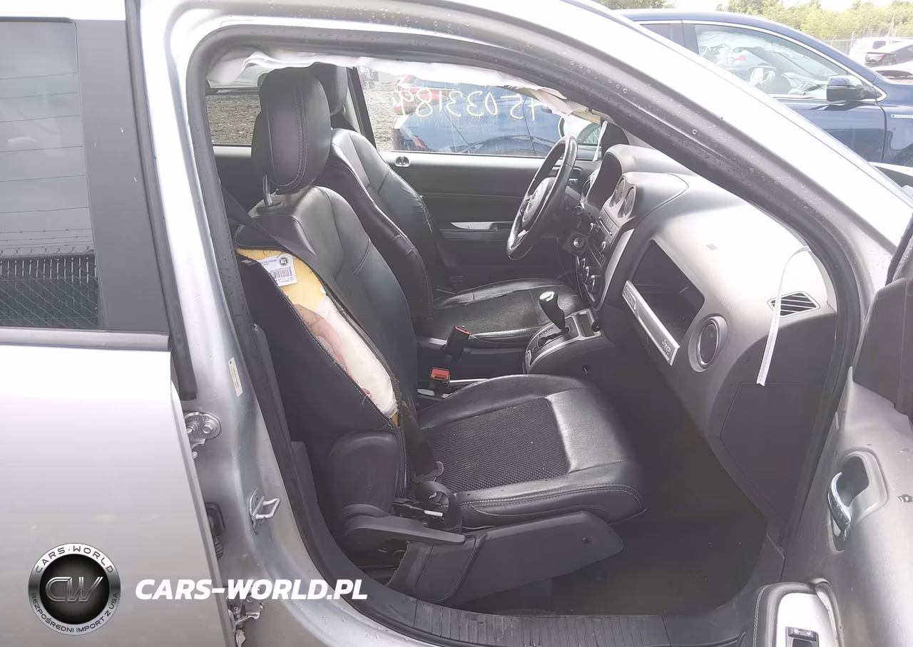 2014 Jeep Compass Latitude VIN:1C4NJCEA7ED538054 - 5